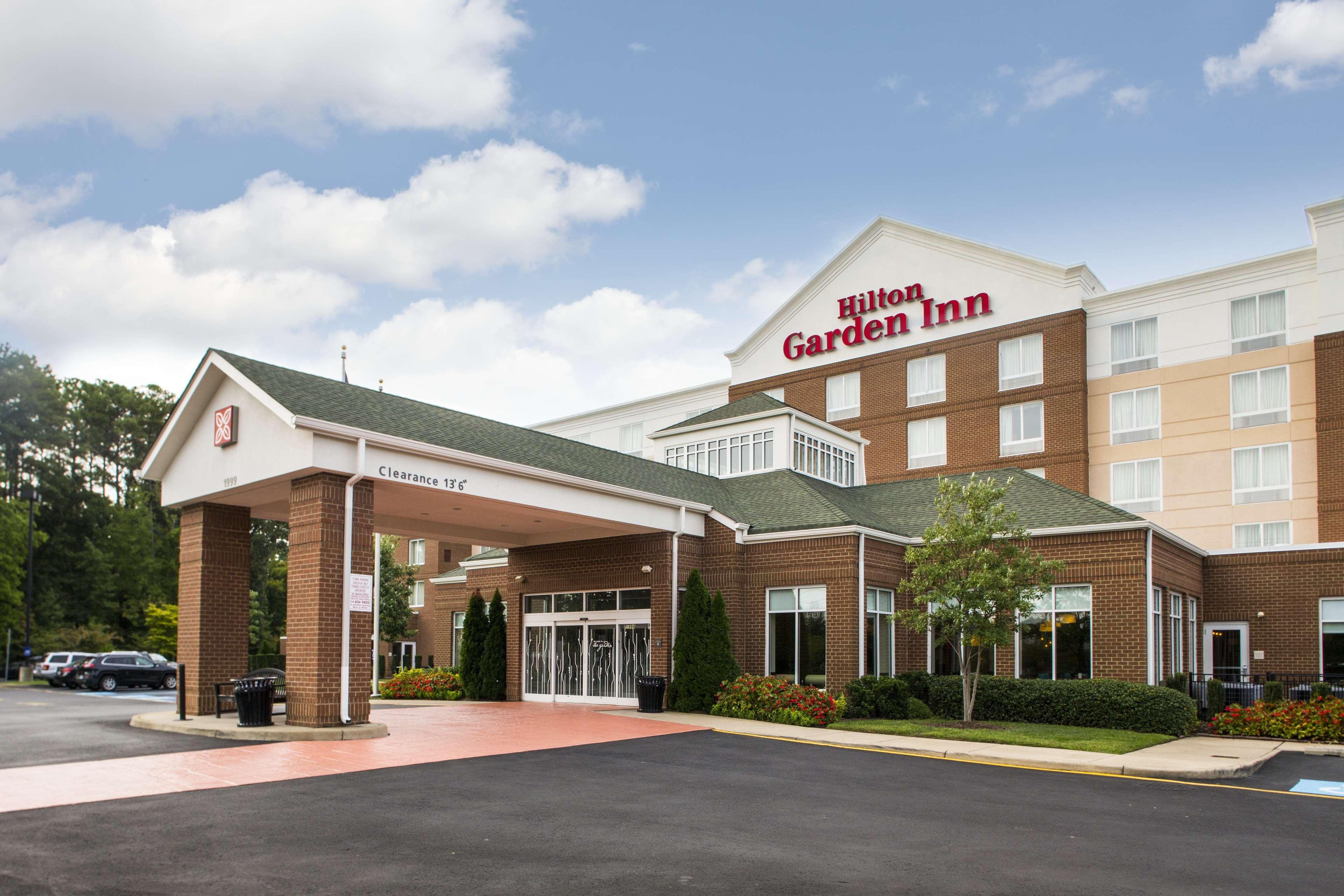 Hilton Garden Inn Hampton Coliseum Central Exterior photo