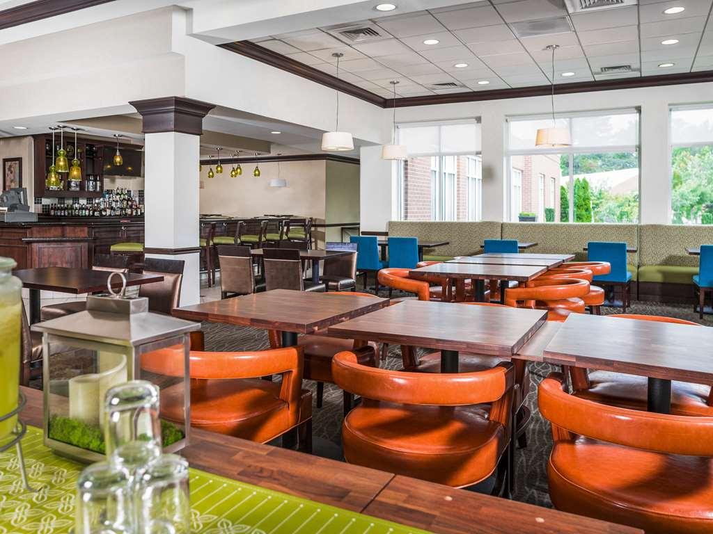 Hilton Garden Inn Hampton Coliseum Central Restaurant photo