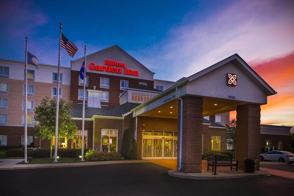 Hilton Garden Inn Hampton Coliseum Central Exterior photo